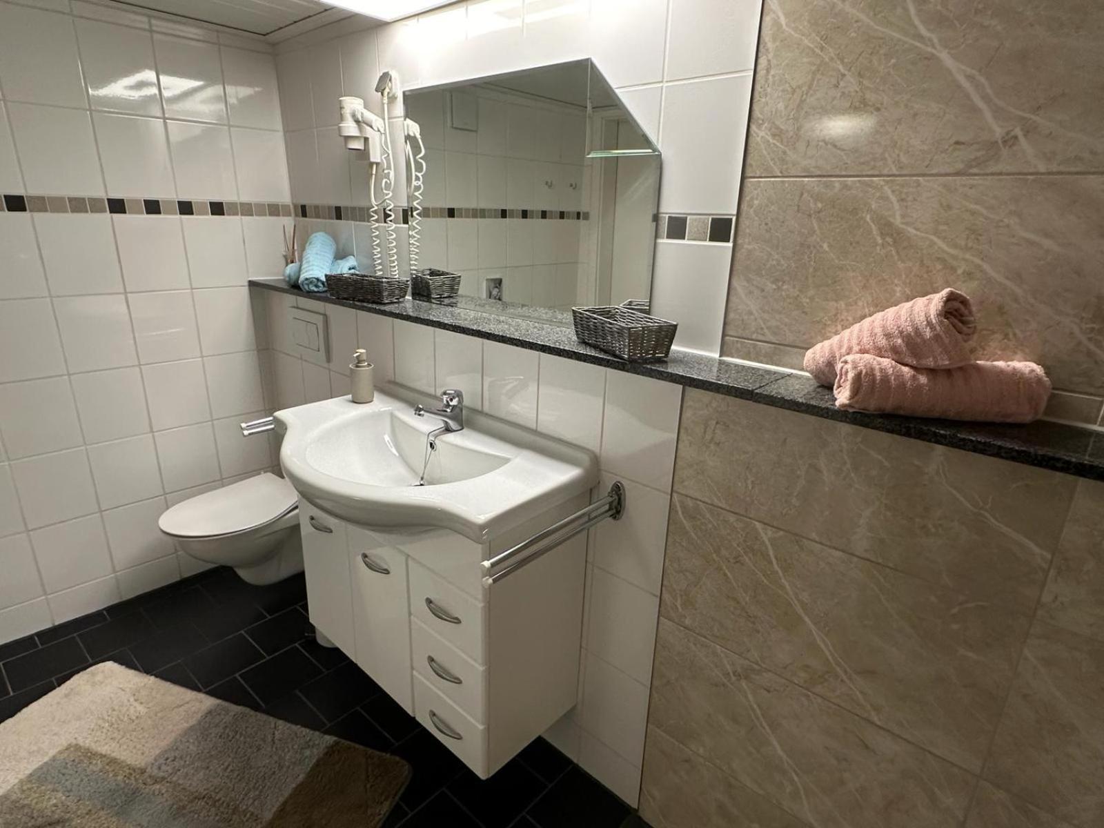 Christels Ferienwohnung 1 In Thale Mit Sonnenterrasse Und Grill Eksteriør bilde